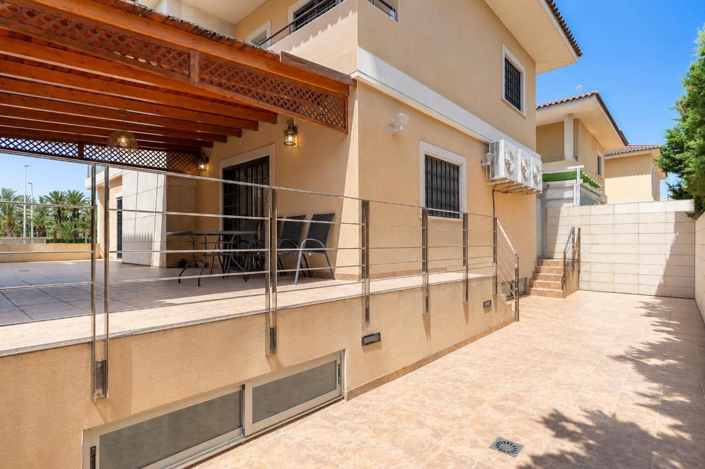 3 soveværelse Villa til salg i Elche / Elx med garage - € 795.000 (Ref: 9941270)