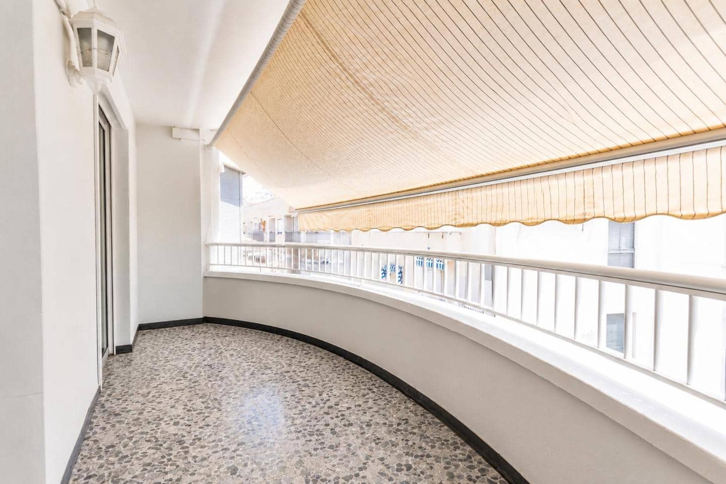 4 quarto Apartamento para venda em Santa Pola com garagem - 299 000 € (Ref: 9960979)