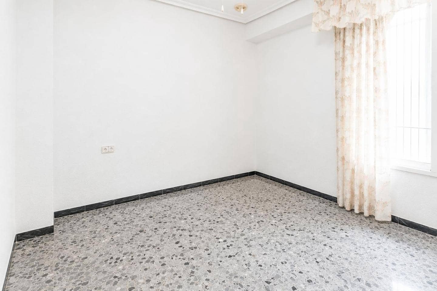 4 quarto Apartamento para venda em Santa Pola com garagem - 299 000 € (Ref: 9960979)