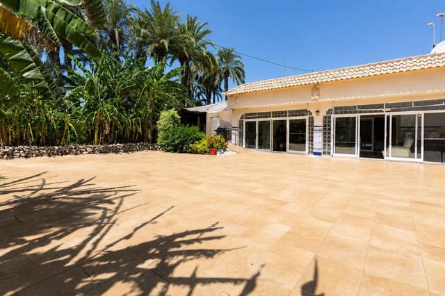 Chalet de 5 habitaciones en La Marina, Elche / Elx en venta con piscina garaje - 519.000 € (Ref: 9971747)