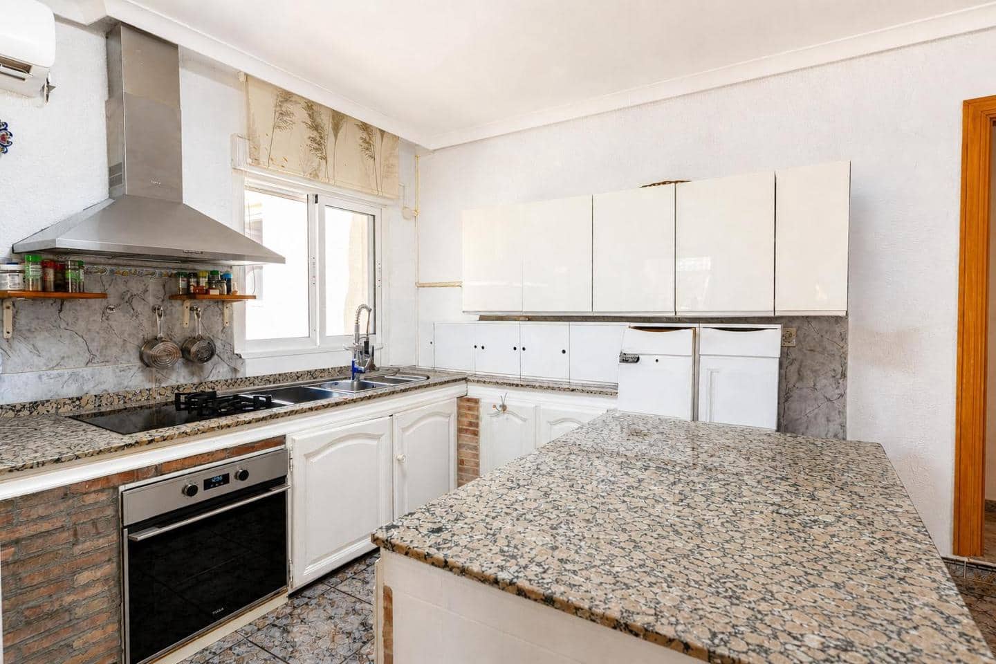 5 sypialnia Willa na sprzedaż w Elche / Elx z basenem garażem - 519 000 € (Ref: 9971747)