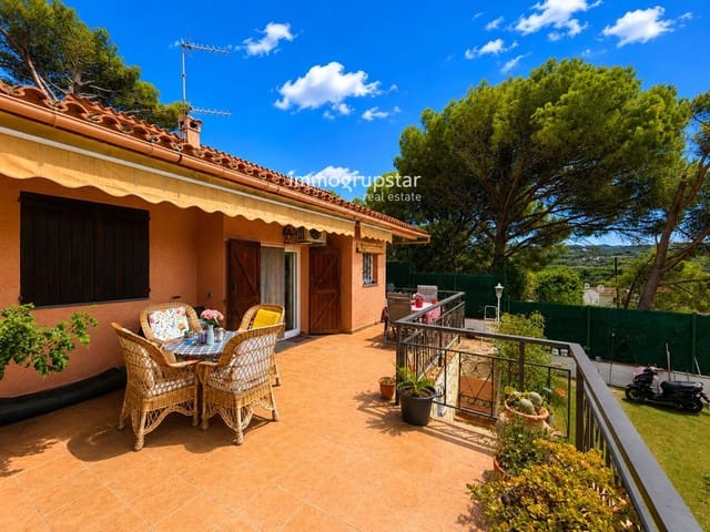 3 bedroom Villa for sale in Calonge i Sant Antoni with pool garage - € 470,000 (Ref: 10031205)
