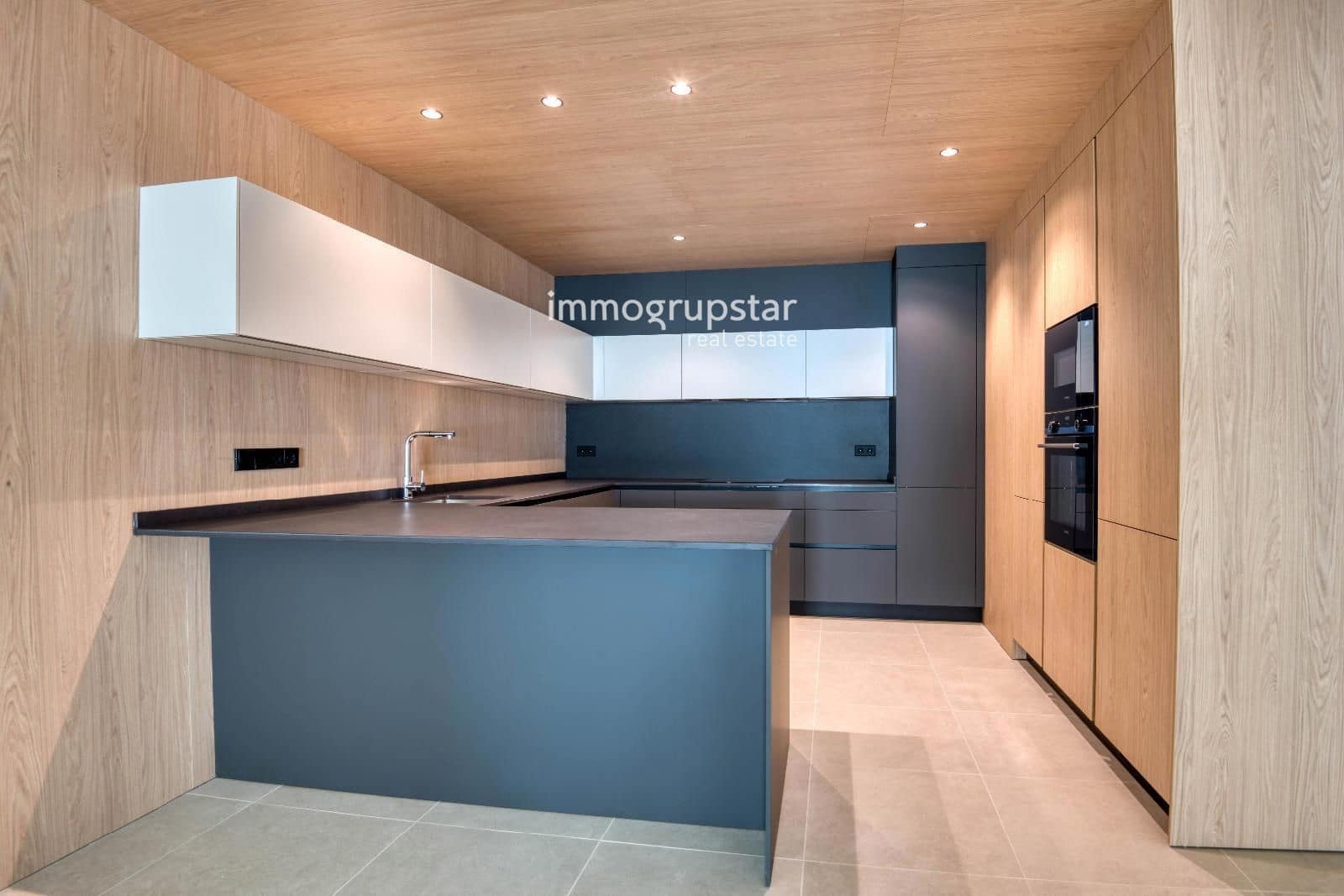 2 bedroom Flat for sale in L'Escala - € 595,000 (Ref: 10113405)