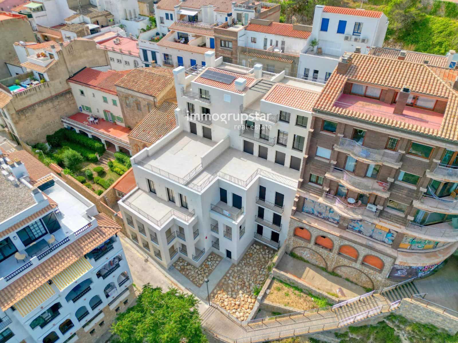 2 bedroom Flat for sale in L'Escala - € 595,000 (Ref: 10113405)
