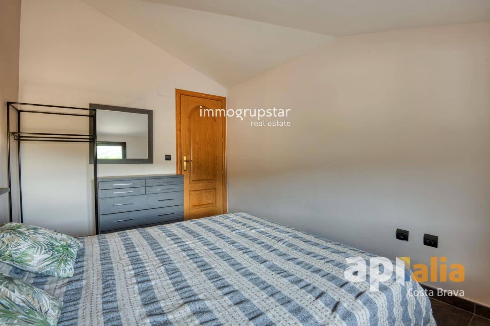 6 bedroom Villa for sale in Calonge i Sant Antoni with pool garage - € 650,000 (Ref: 10125070)