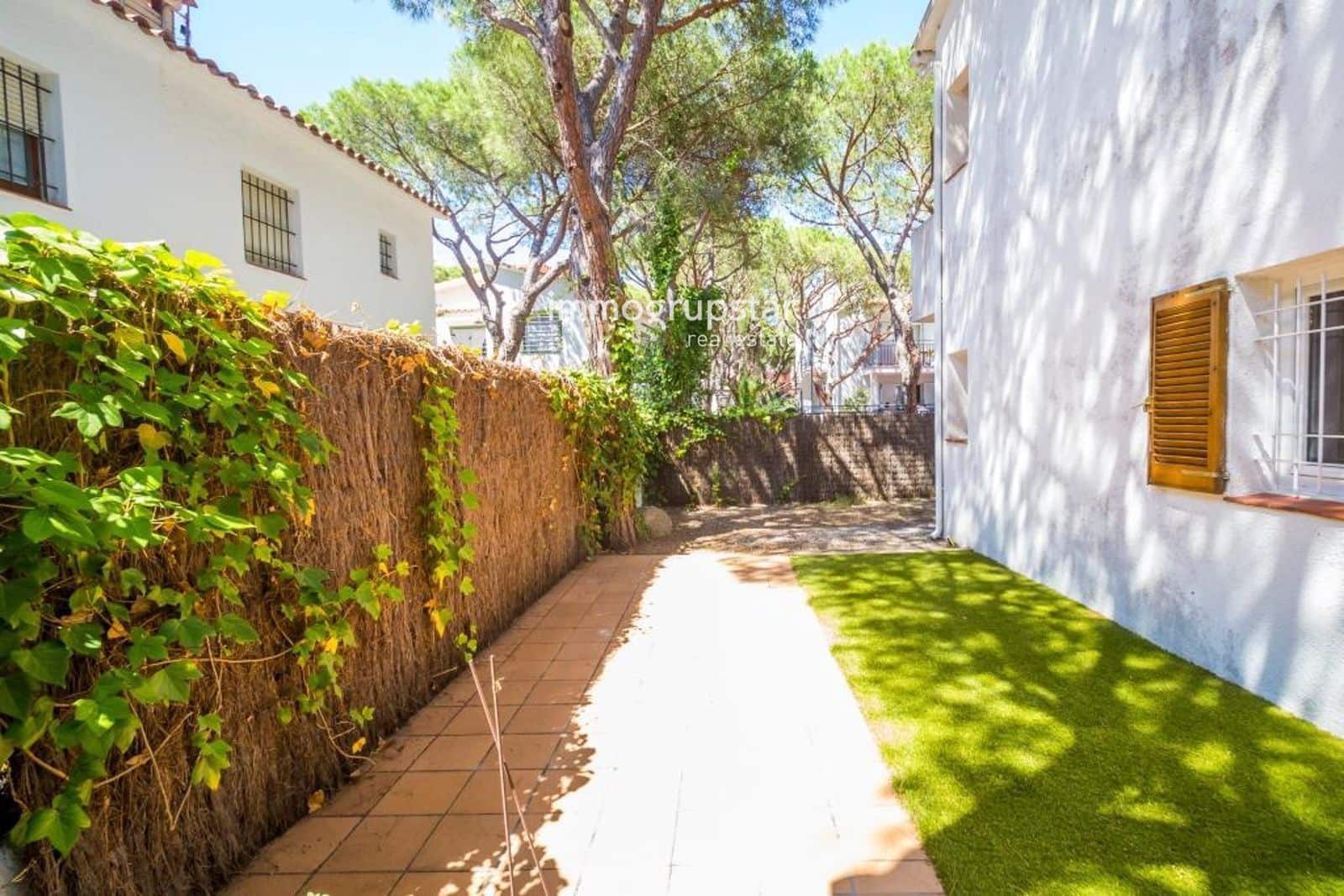 3 bedroom Townhouse for sale in Castell-Platja d'Aro with garage - € 485,000 (Ref: 10147976)