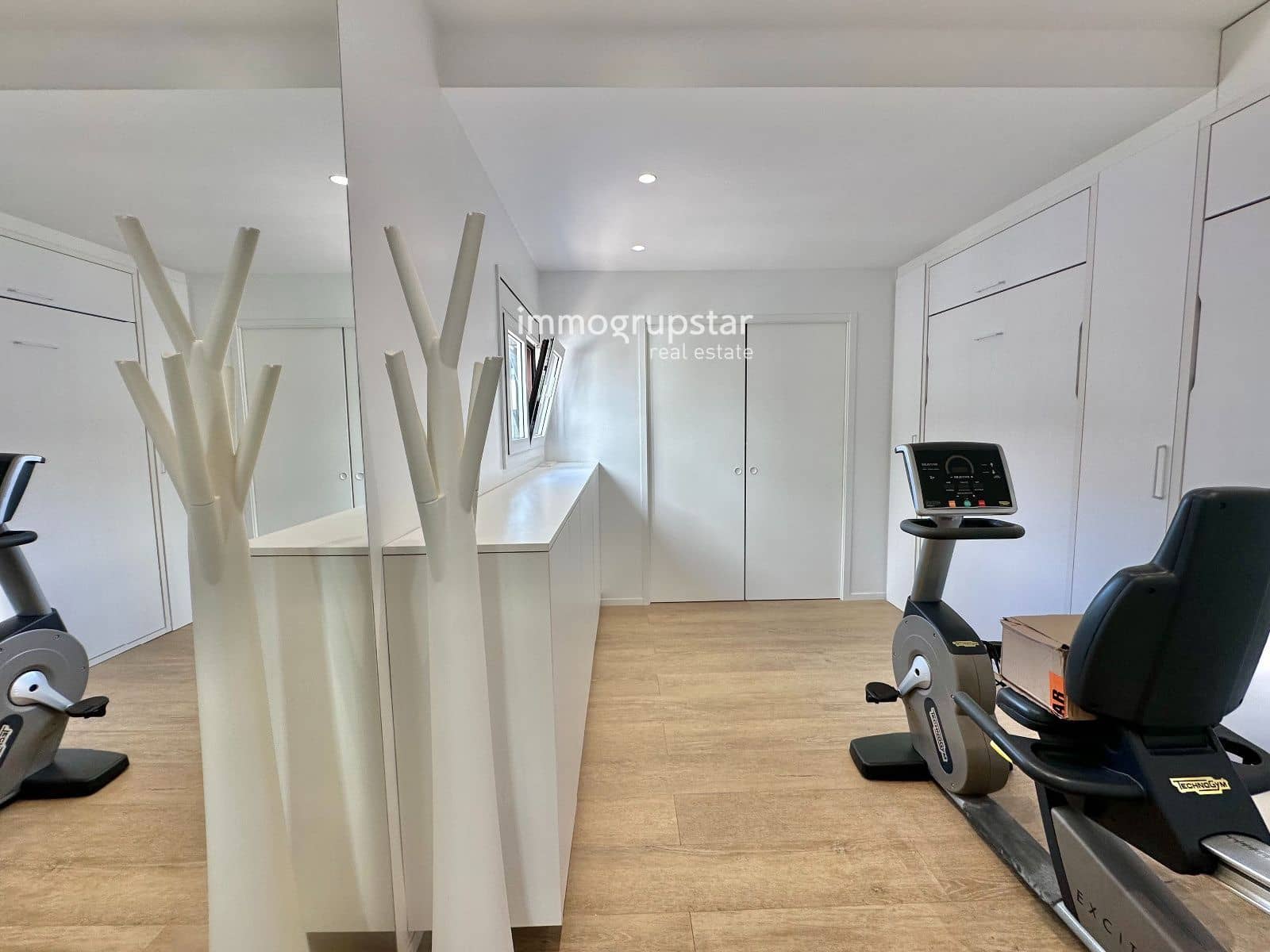 4 sypialnia Dom na sprzedaż w Sant Antoni de Calonge z basenem garażem - 1 100 000 € (Ref: 10160558)