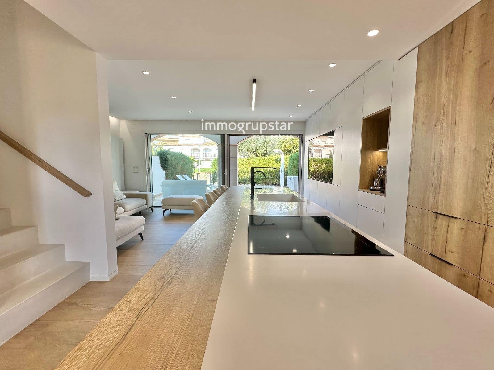 4 sypialnia Dom na sprzedaż w Sant Antoni de Calonge z basenem garażem - 1 100 000 € (Ref: 10160558)