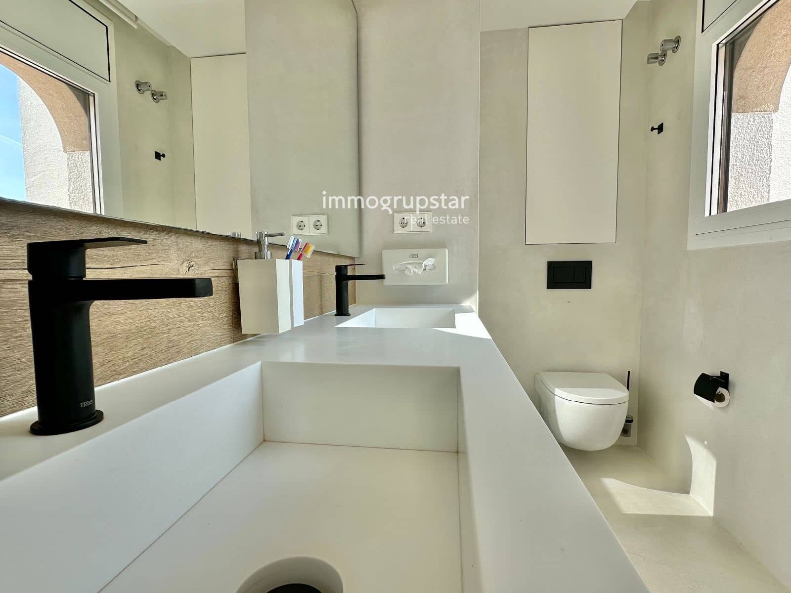 4 sypialnia Dom na sprzedaż w Sant Antoni de Calonge z basenem garażem - 1 100 000 € (Ref: 10160558)