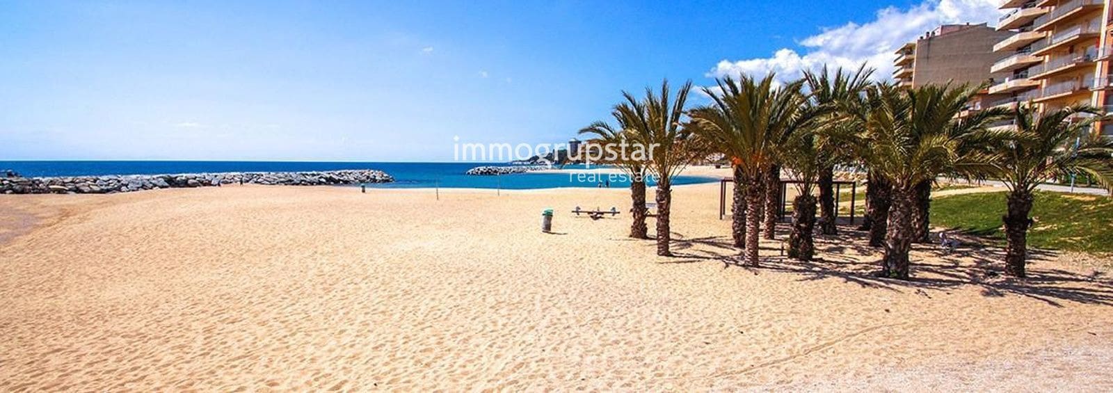 3 bedroom Flat for sale in Sant Antoni de Calonge with garage - € 410,000 (Ref: 10163782)