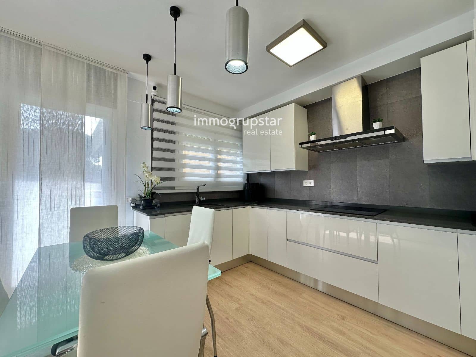 3 sypialnia Mieszkanie na sprzedaż w Platja d'Aro z garażem - 325 000 € (Ref: 10185875)