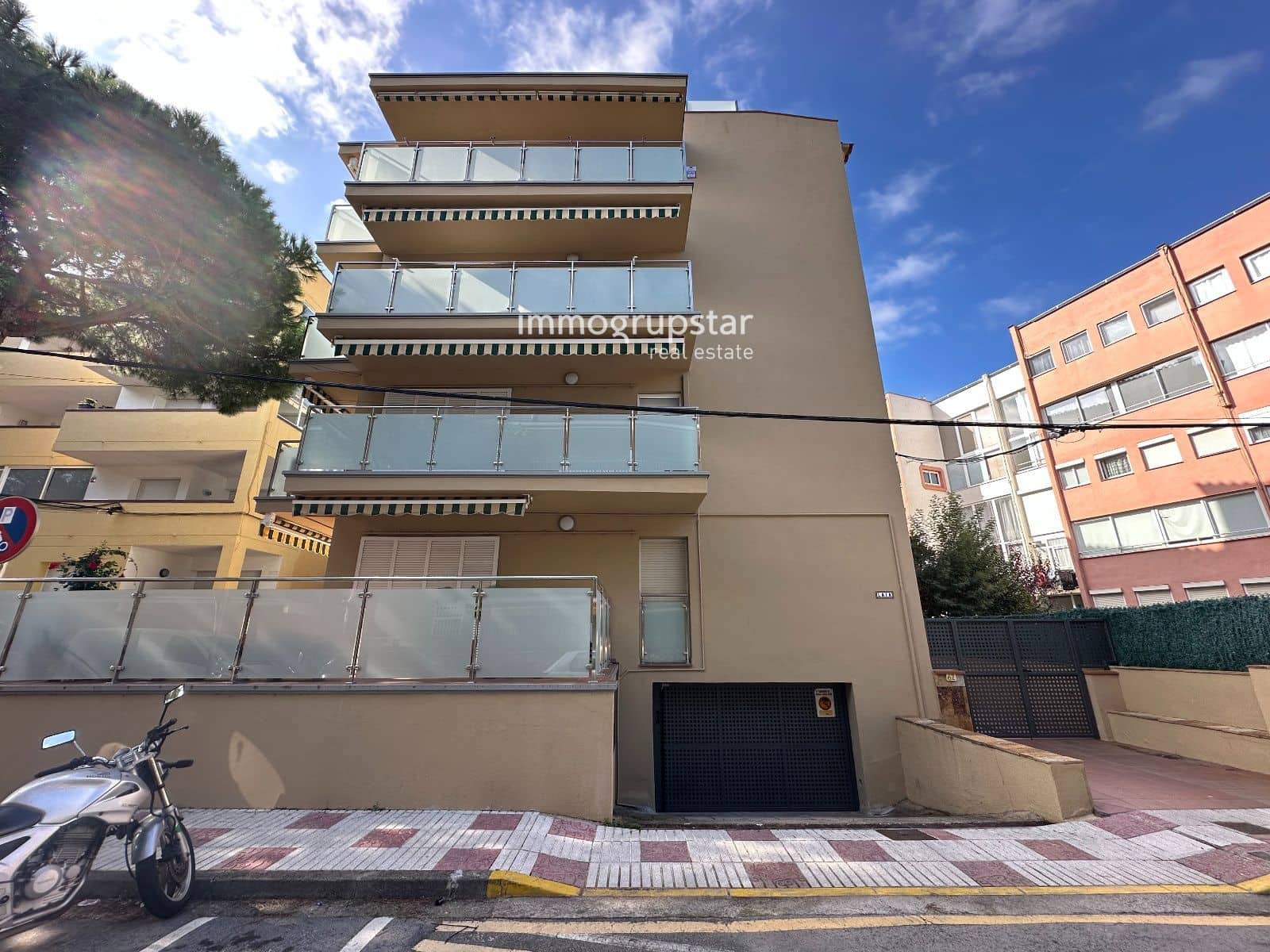 3 sypialnia Mieszkanie na sprzedaż w Platja d'Aro z garażem - 325 000 € (Ref: 10185875)