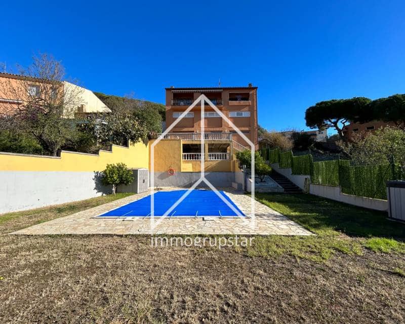 4 bedroom Villa for sale in Sant Joan de Palamós, Palamós with pool