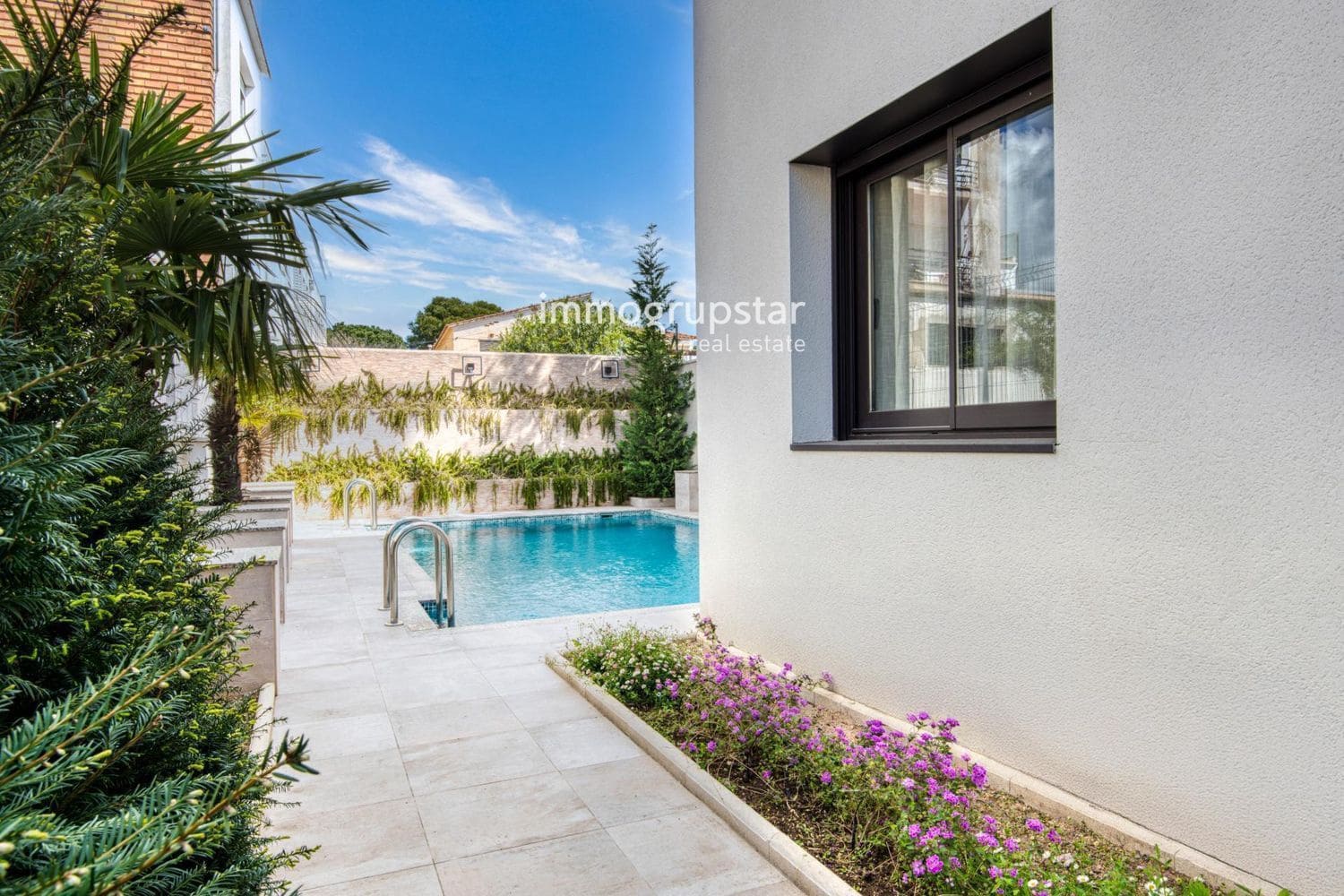 2 soverom Penthouse til salgs i Castell-Platja d'Aro med svømmebasseng garasje - € 350 000 (Ref: 9041302)