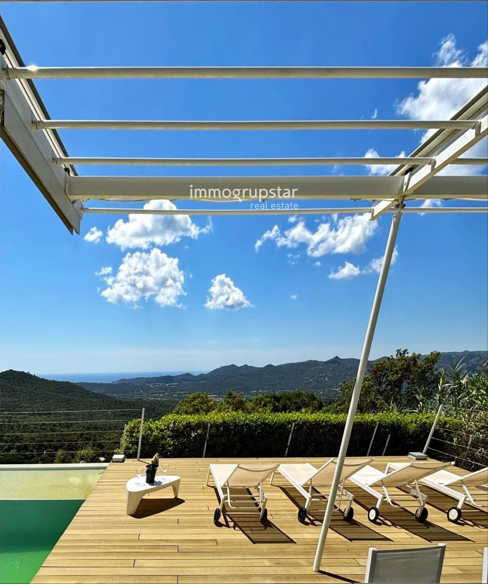 4 soverom Villa til salgs i Roca de Malvet med svømmebasseng garasje - € 885 000 (Ref: 9041305)