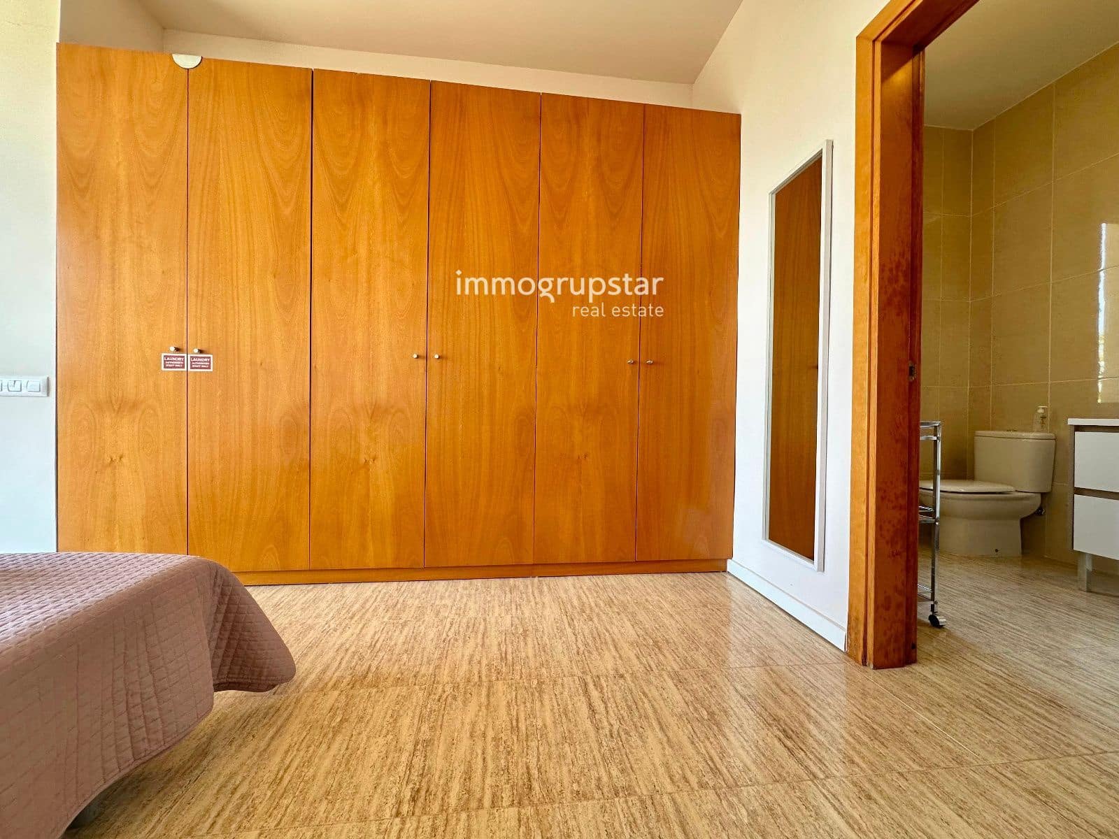 4 soverom Villa til salgs i Roca de Malvet med svømmebasseng garasje - € 885 000 (Ref: 9041305)