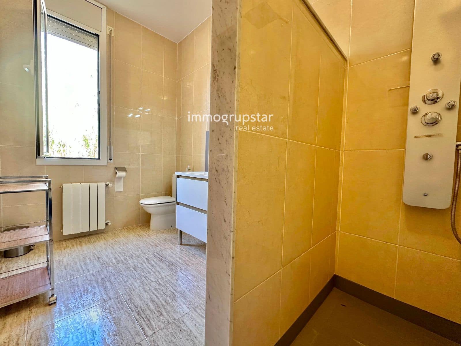 4 soverom Villa til salgs i Roca de Malvet med svømmebasseng garasje - € 885 000 (Ref: 9041305)