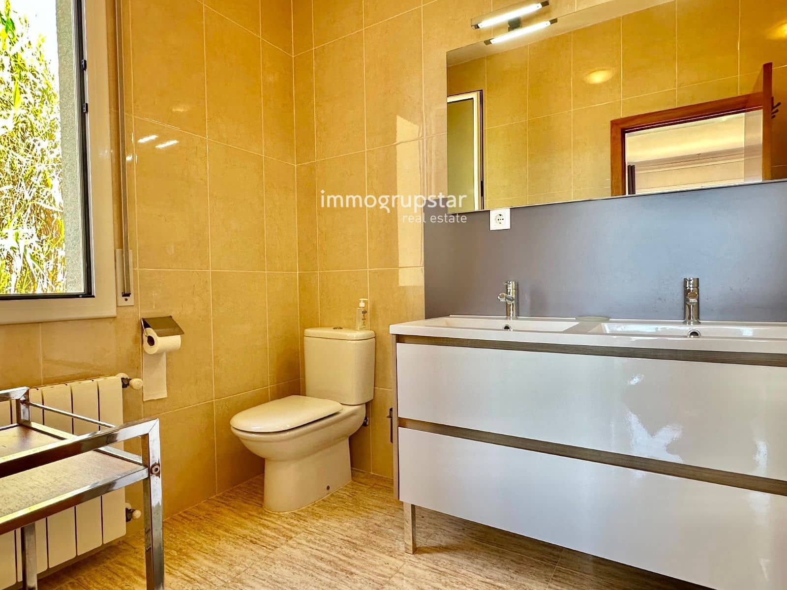 4 soverom Villa til salgs i Roca de Malvet med svømmebasseng garasje - € 885 000 (Ref: 9041305)