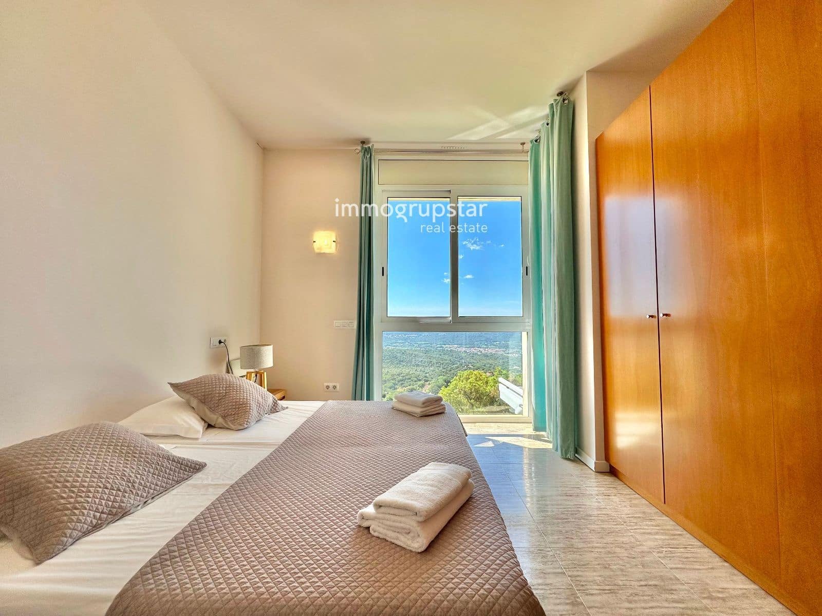 4 soverom Villa til salgs i Roca de Malvet med svømmebasseng garasje - € 885 000 (Ref: 9041305)