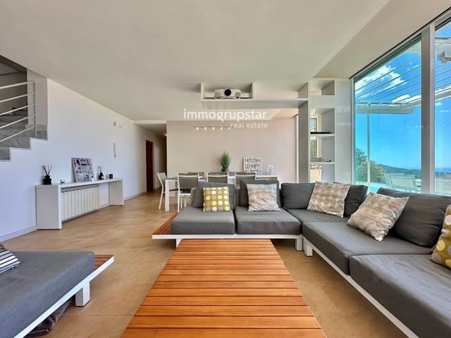 4 bedroom Villa for sale in Roca de Malvet, Santa Cristina d'Aro with pool garage - € 885,000 (Ref: 9041305)