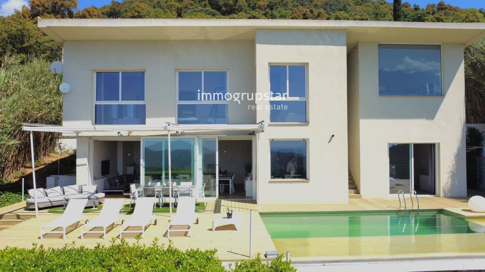 4 soverom Villa til salgs i Roca de Malvet med svømmebasseng garasje - € 885 000 (Ref: 9041305)