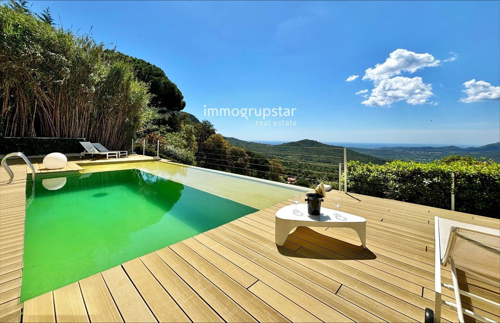 4 soverom Villa til salgs i Roca de Malvet med svømmebasseng garasje - € 885 000 (Ref: 9041305)