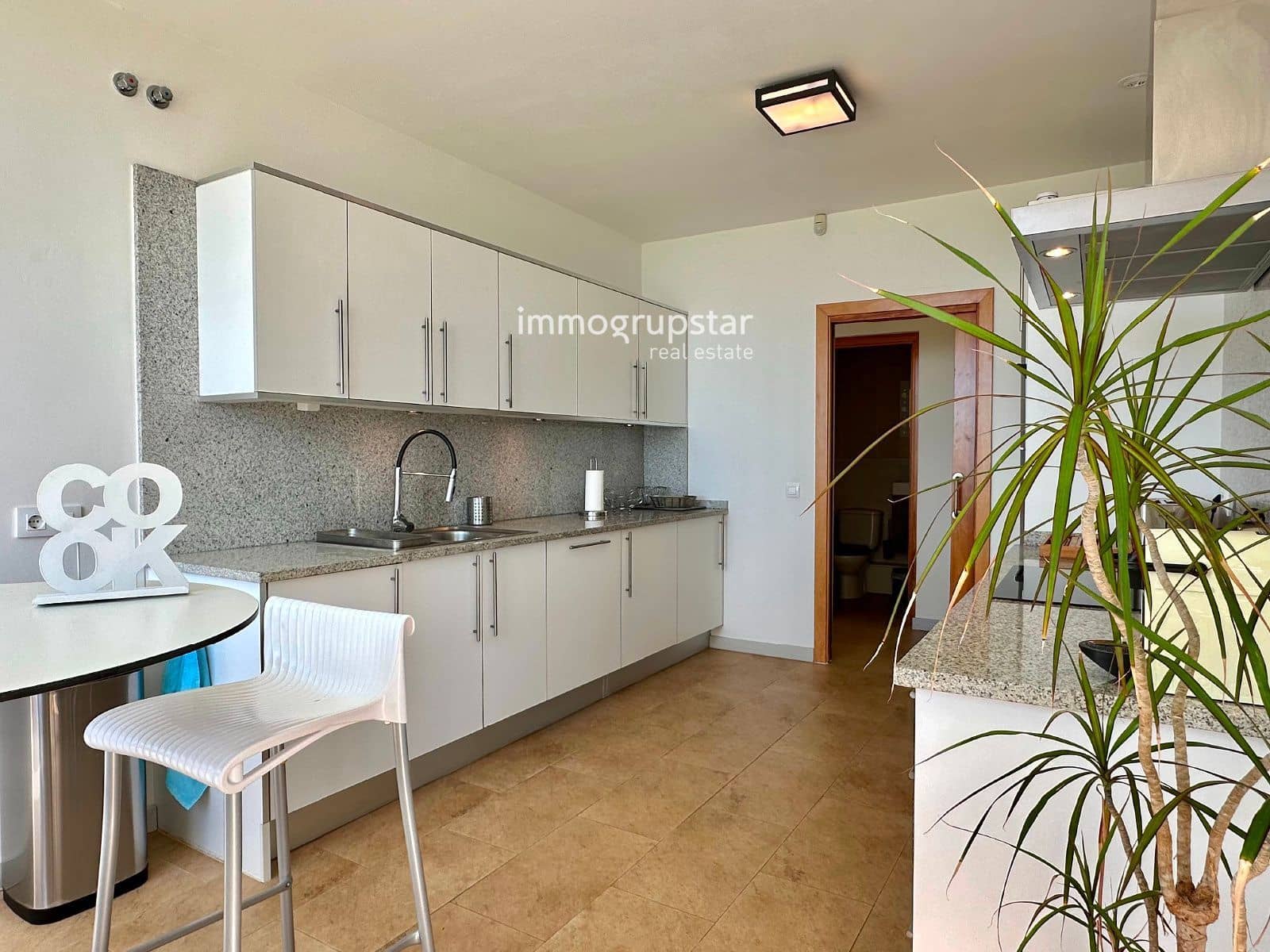 4 soverom Villa til salgs i Roca de Malvet med svømmebasseng garasje - € 885 000 (Ref: 9041305)