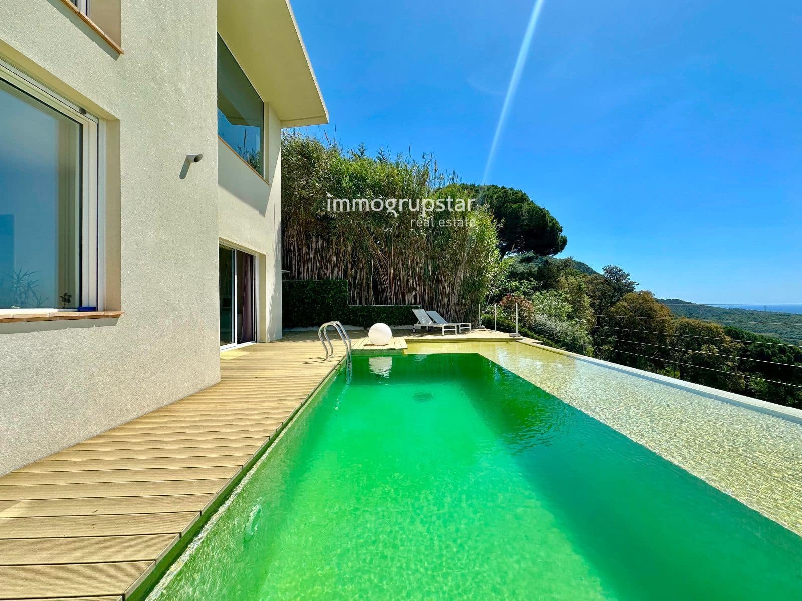 4 soverom Villa til salgs i Roca de Malvet med svømmebasseng garasje - € 885 000 (Ref: 9041305)