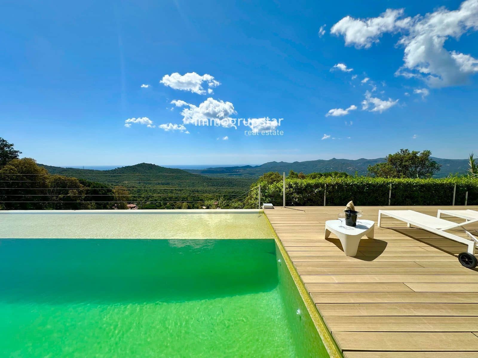 4 soverom Villa til salgs i Roca de Malvet med svømmebasseng garasje - € 885 000 (Ref: 9041305)