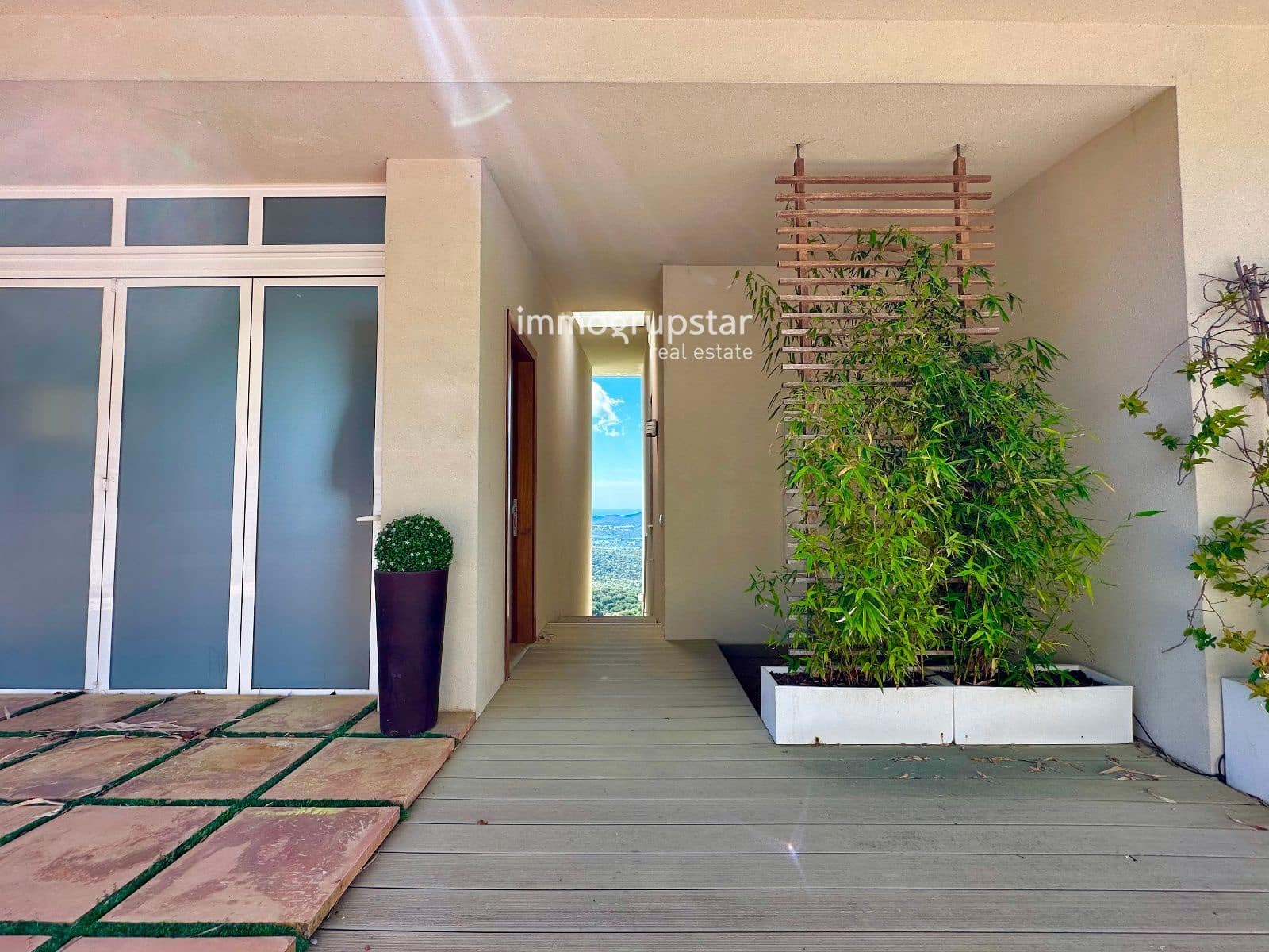 4 soverom Villa til salgs i Roca de Malvet med svømmebasseng garasje - € 885 000 (Ref: 9041305)