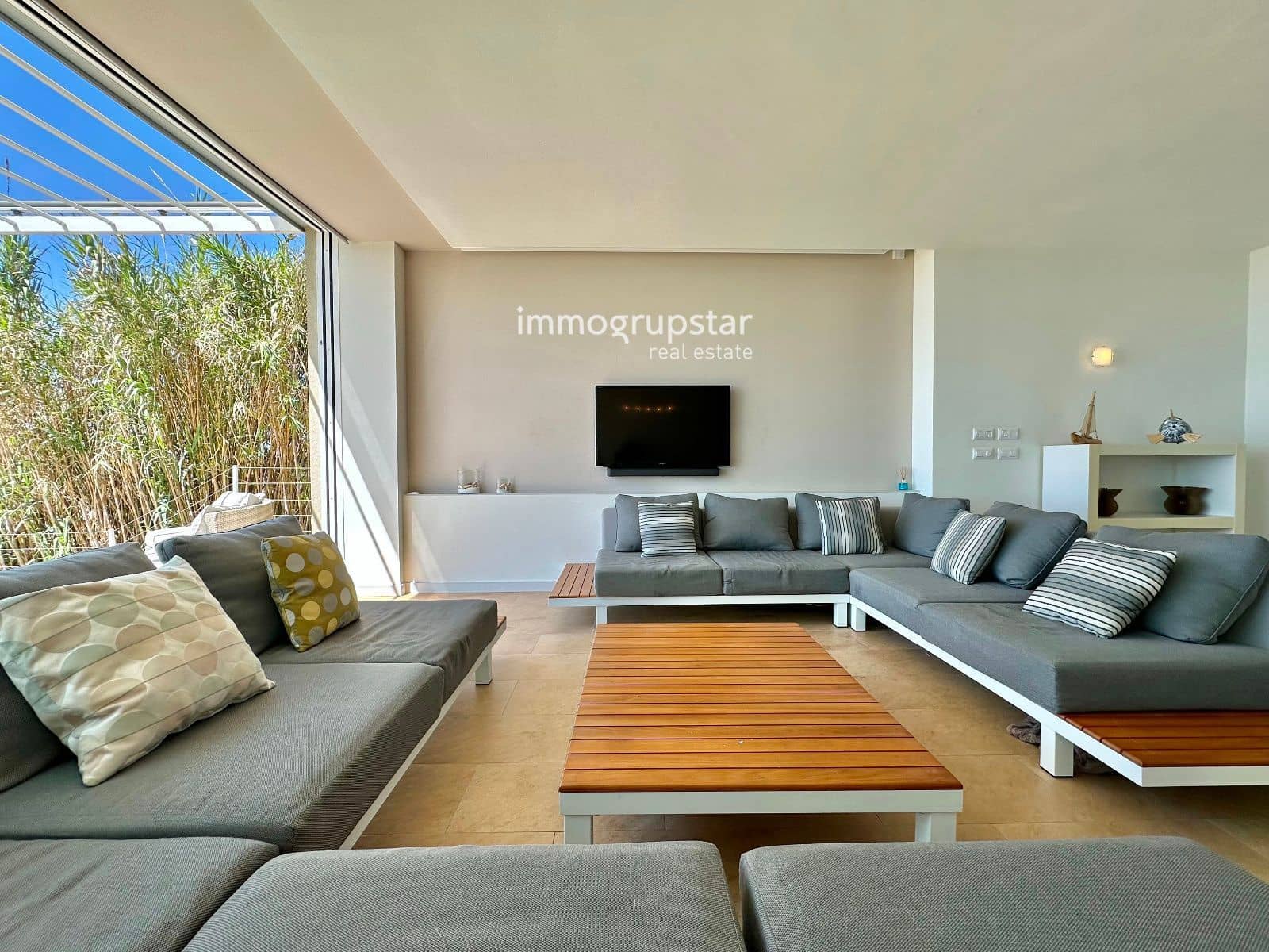 4 soverom Villa til salgs i Roca de Malvet med svømmebasseng garasje - € 885 000 (Ref: 9041305)