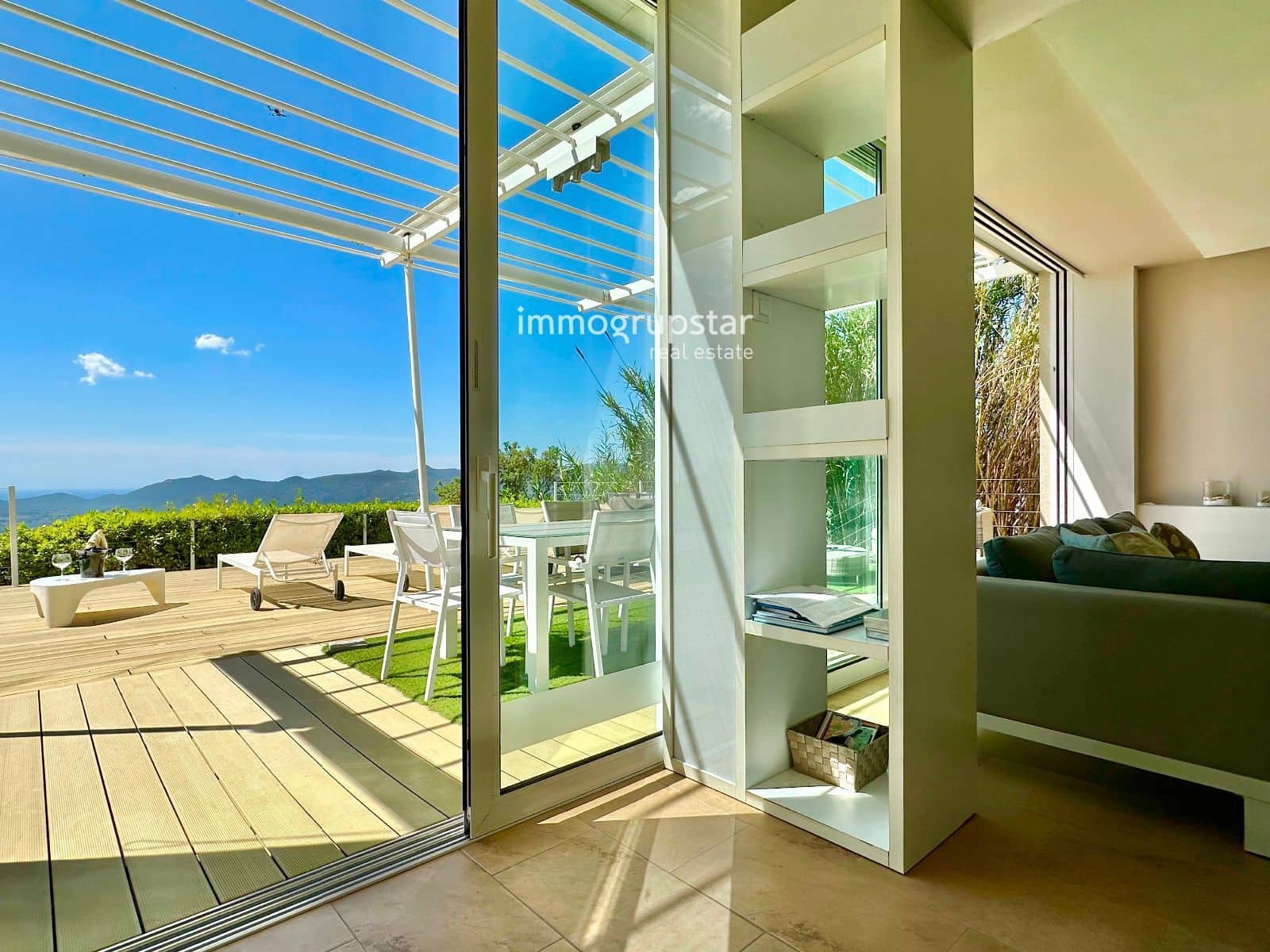 4 soverom Villa til salgs i Roca de Malvet med svømmebasseng garasje - € 885 000 (Ref: 9041305)