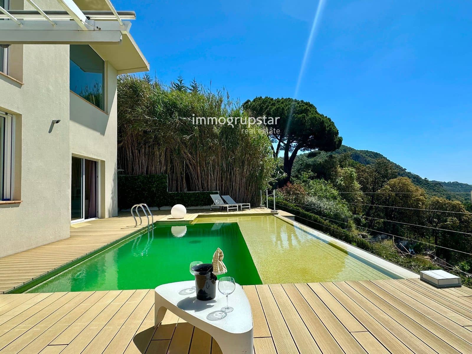 4 soverom Villa til salgs i Roca de Malvet med svømmebasseng garasje - € 885 000 (Ref: 9041305)