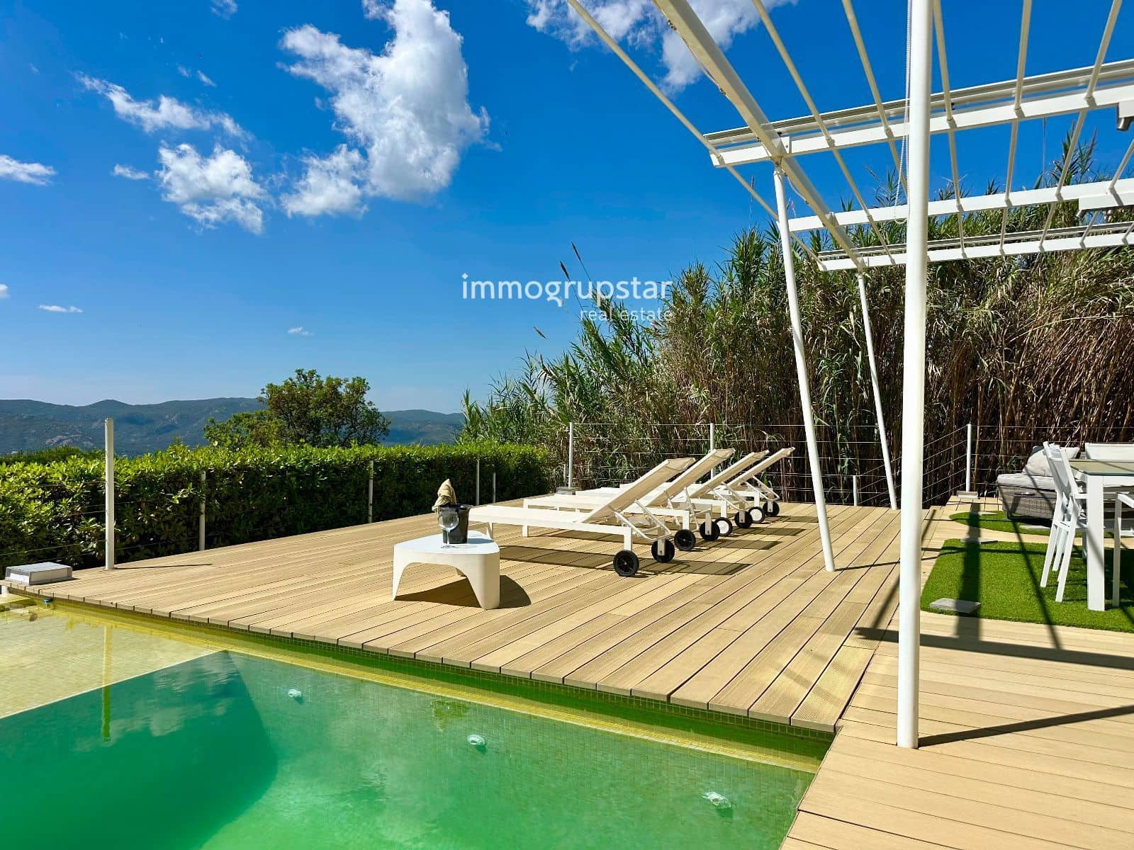 4 soverom Villa til salgs i Roca de Malvet med svømmebasseng garasje - € 885 000 (Ref: 9041305)