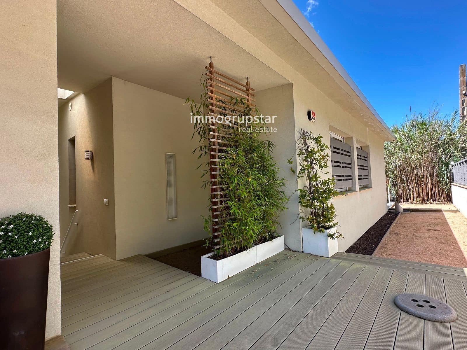 4 soverom Villa til salgs i Roca de Malvet med svømmebasseng garasje - € 885 000 (Ref: 9041305)