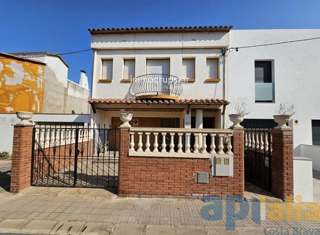 5 soveværelse Byhus til salg i Sant Joan de Palamós, Palamós med garage - € 340.000 (Ref: 9041405)