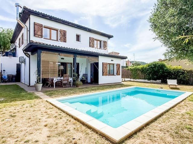 4 makuuhuone Huvila myytävänä paikassa Calonge i Sant Antoni mukana uima-altaan 
autotalli - 499 000 € (Ref: 9049773)