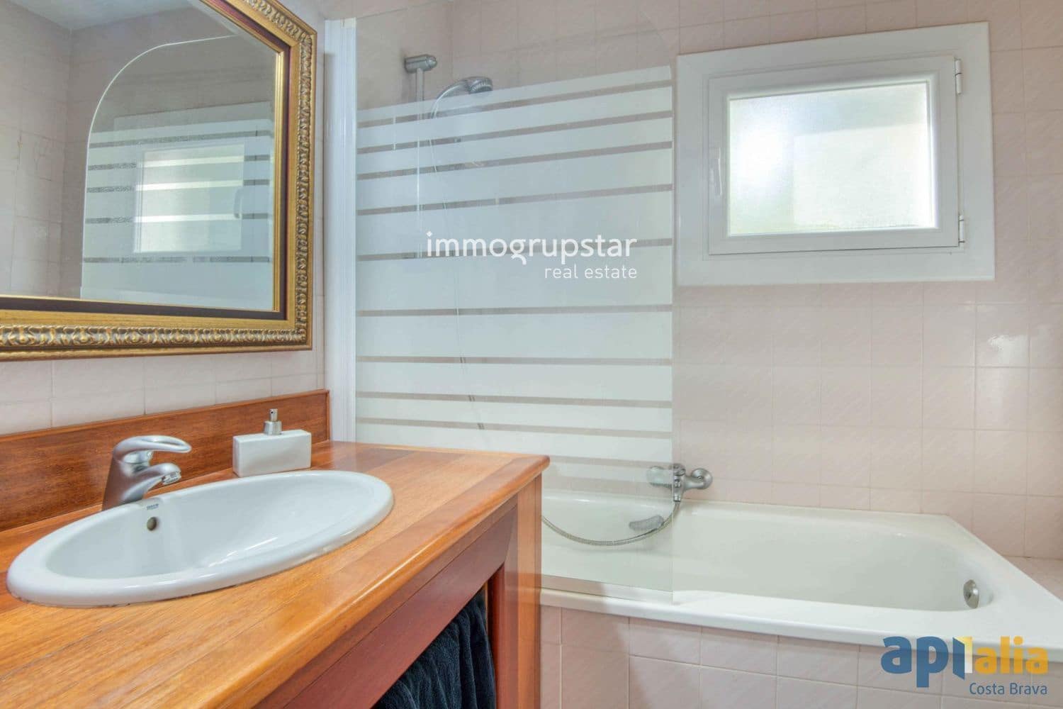 6 sypialnia Willa na sprzedaż w Sant Feliu de Guixols z basenem garażem - 550 000 € (Ref: 9051710)