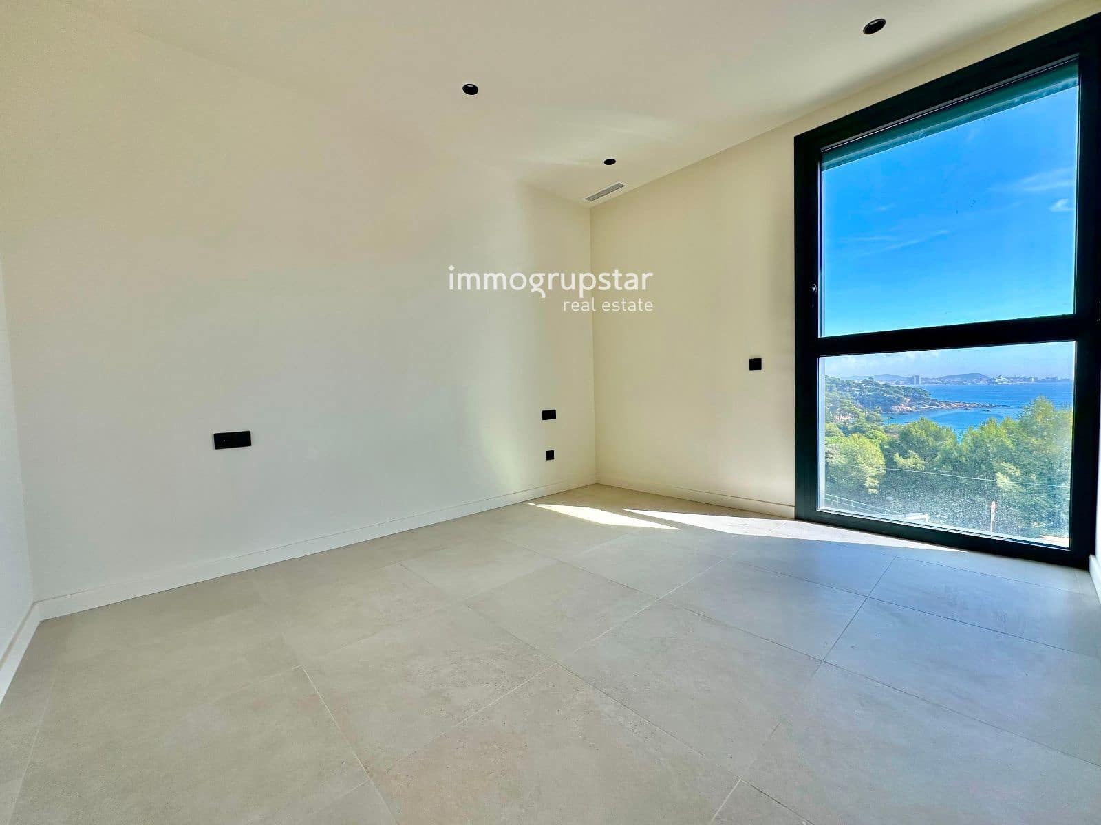 3 sypialnia Mieszkanie na sprzedaż w Platja d'Aro z basenem - 595 000 € (Ref: 9051839)