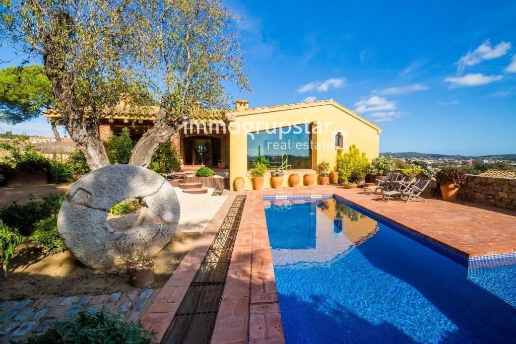 5 slaapkamer Villa te koop in Mont-ras met zwembad garage - € 1.180.000 (Ref: 9051840)