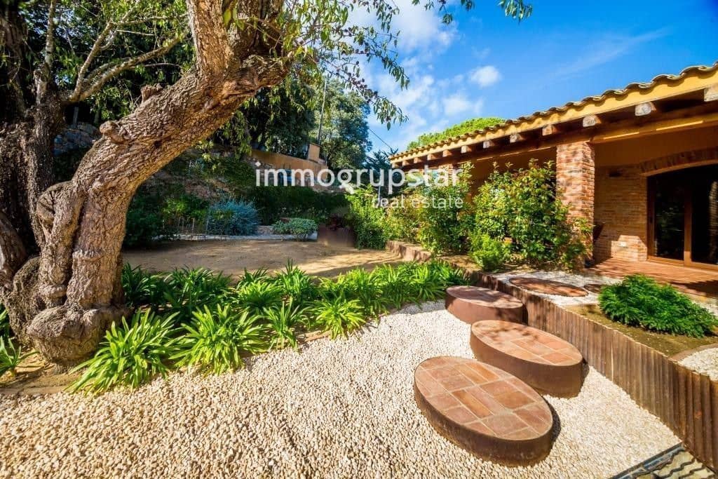 5 slaapkamer Villa te koop in Mont-ras met zwembad garage - € 1.180.000 (Ref: 9051840)