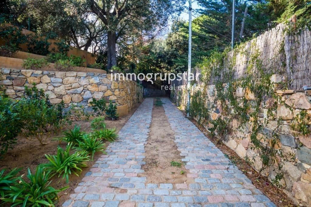 5 slaapkamer Villa te koop in Mont-ras met zwembad garage - € 1.180.000 (Ref: 9051840)