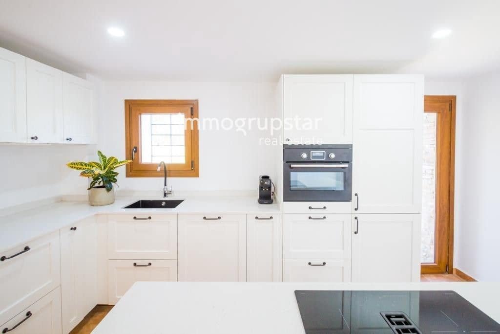 5 makuuhuone Huvila myytävänä paikassa Sant Antoni de Calonge mukana 
autotalli - 775 000 € (Ref: 9051841)