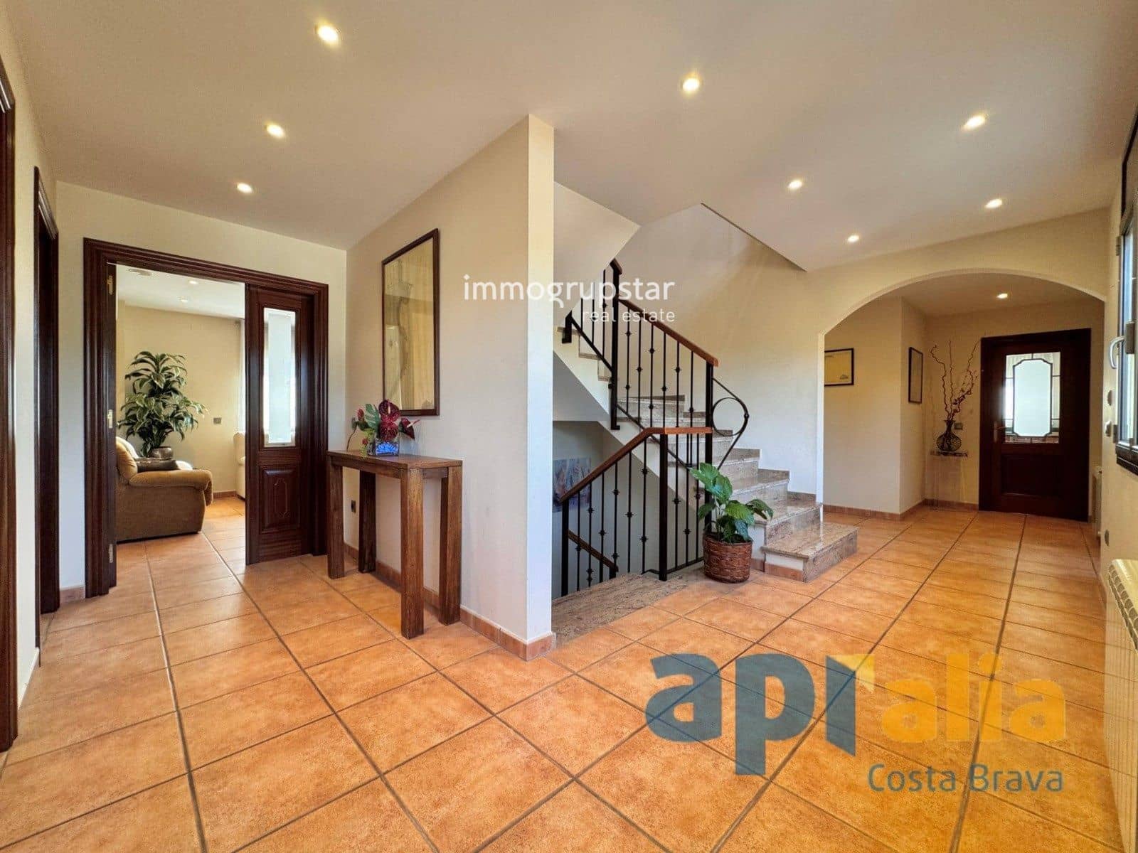 6 bedroom Villa for sale in Sant Antoni de Calonge with pool garage - € 945,000 (Ref: 9051842)