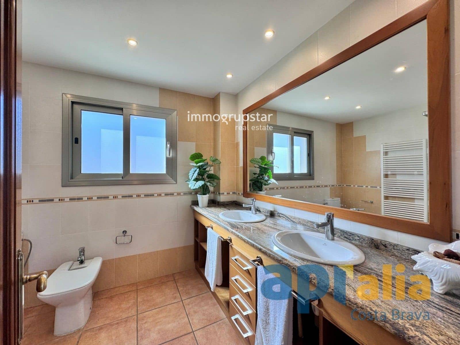 6 bedroom Villa for sale in Sant Antoni de Calonge with pool garage - € 945,000 (Ref: 9051842)