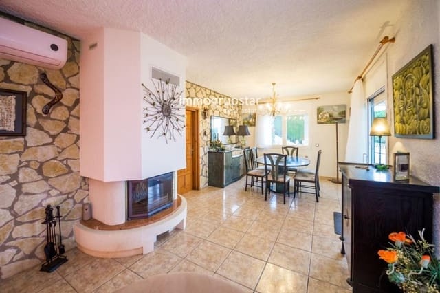 4 soveværelse Villa til salg i Calonge i Sant Antoni med swimmingpool garage - € 745.000 (Ref: 9051844)