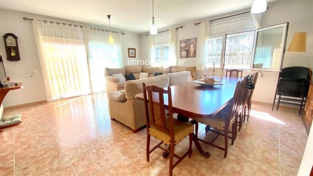 5 makuuhuone Huvila myytävänä paikassa Calonge i Sant Antoni mukana uima-altaan 
autotalli - 508 000 € (Ref: 9061867)