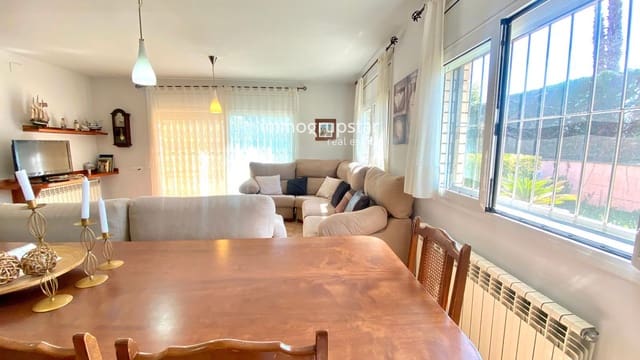 5 makuuhuone Huvila myytävänä paikassa Calonge i Sant Antoni mukana uima-altaan 
autotalli - 508 000 € (Ref: 9061867)