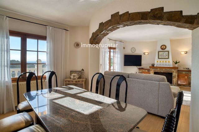 5 chambre Villa/Maison à vendre à Sant Antoni de Calonge, Calonge i Sant Antoni avec piscine garage - 950 000 € (Ref: 9061953)