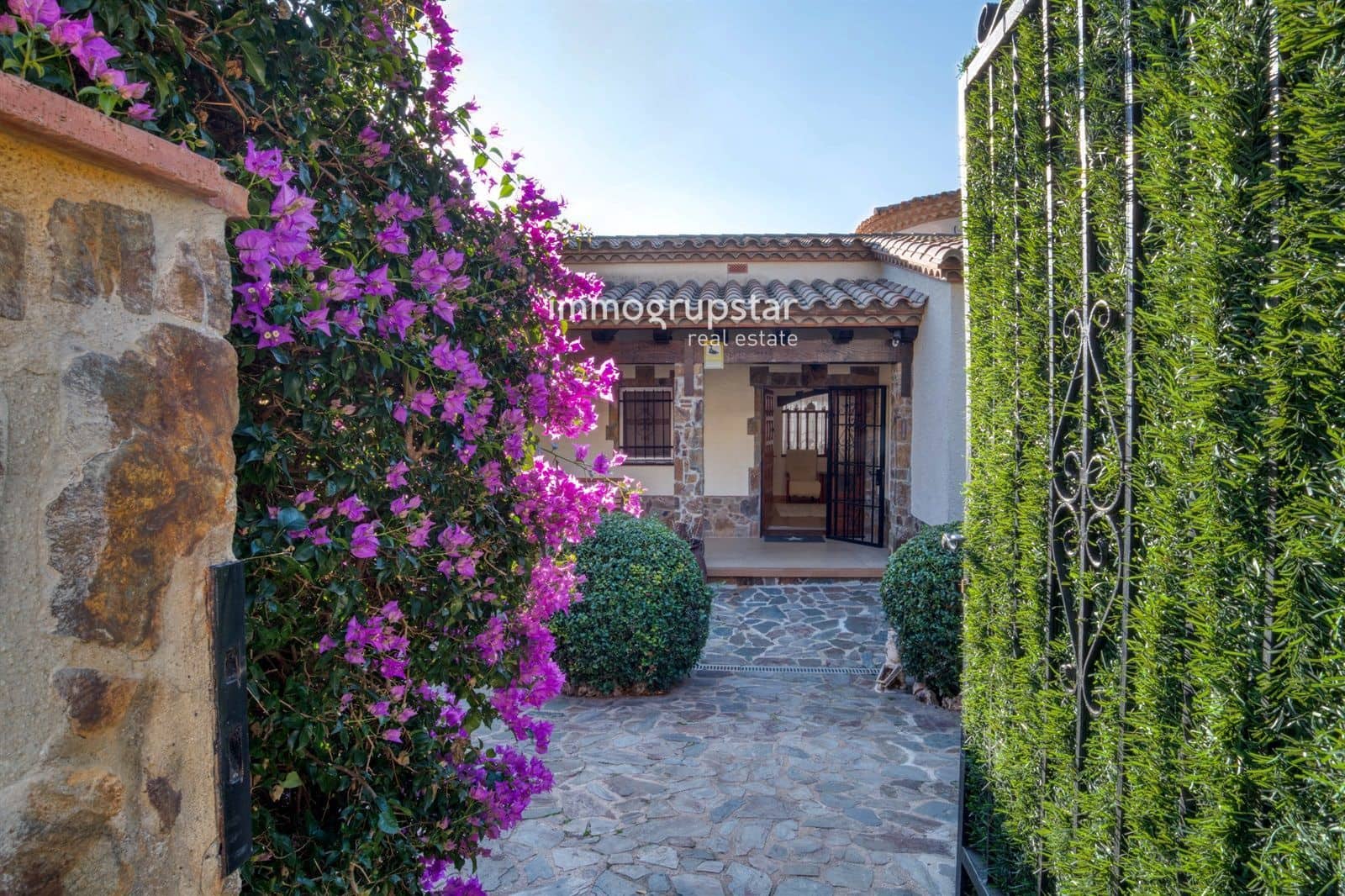 5 bedroom Villa for sale in Sant Antoni de Calonge with pool garage - € 950,000 (Ref: 9061953)